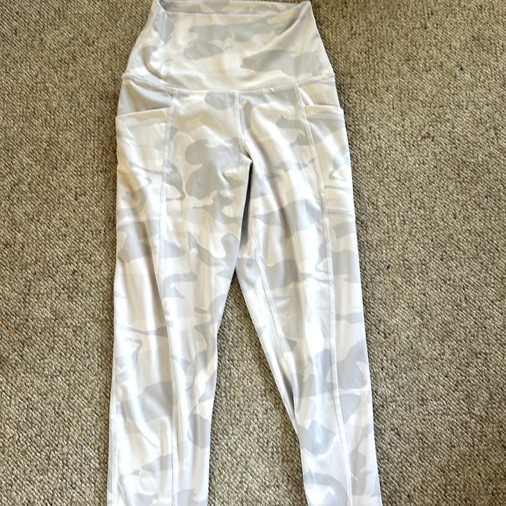 Women XS with pockets on the side